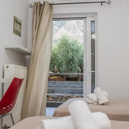 Appartement Nina's Villa, Cosy Seaview Retreat
