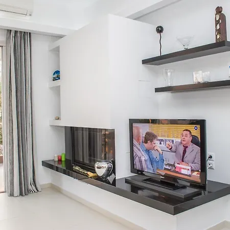 Nina's Villa, Cosy Seaview Retreat 公寓 维尔加卡拉马塔