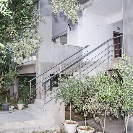 Nina's Villa, Cosy Seaview Retreat Apartament *