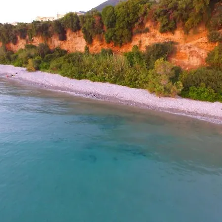 Nina's Villa, Cosy Seaview Retreat