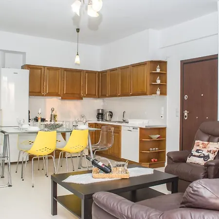 Nina's Villa, Cosy Seaview Retreat