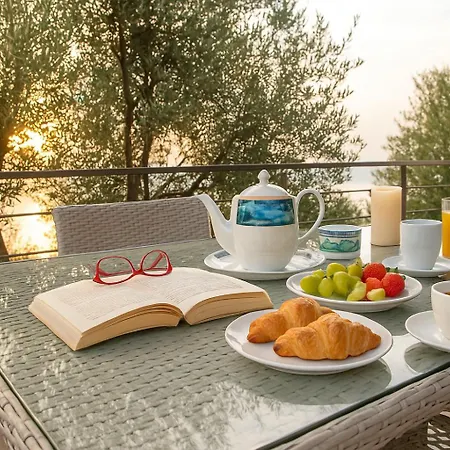 Nina's Villa, Cosy Seaview Retreat * Верга-Каламата