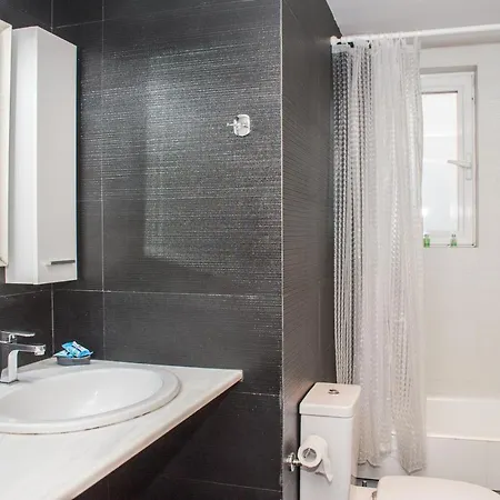 Apartament Nina's Villa, Cosy Seaview Retreat