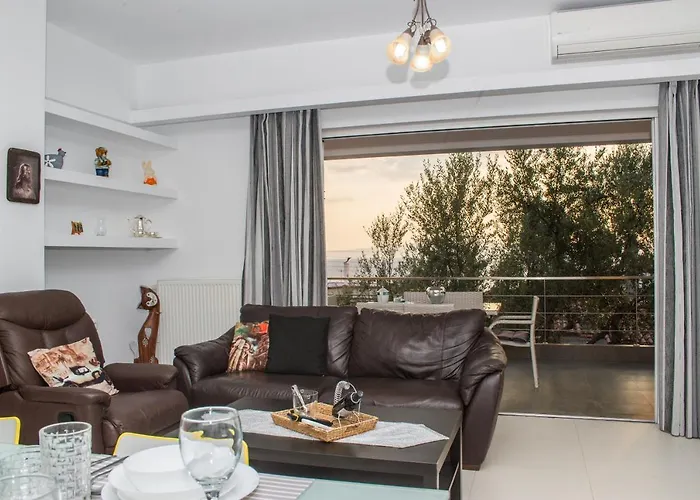 Apartamento Nina's Villa, Cosy Seaview Retreat