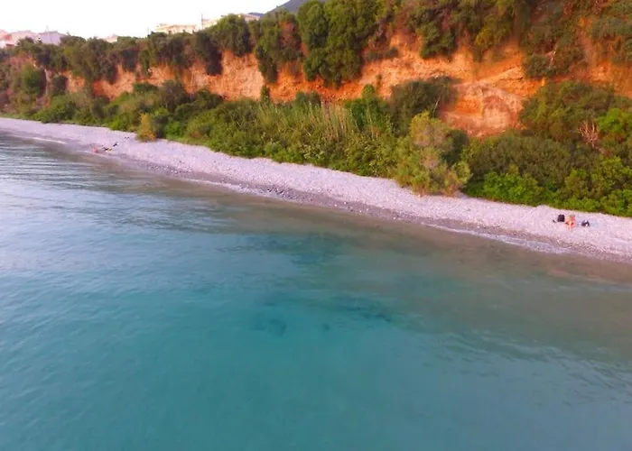 Nina's Villa, Cosy Seaview Retreat