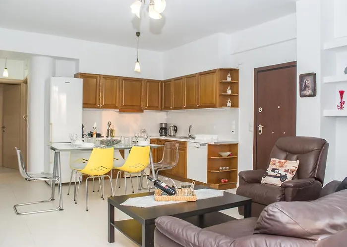 Nina's Villa, Cosy Seaview Retreat