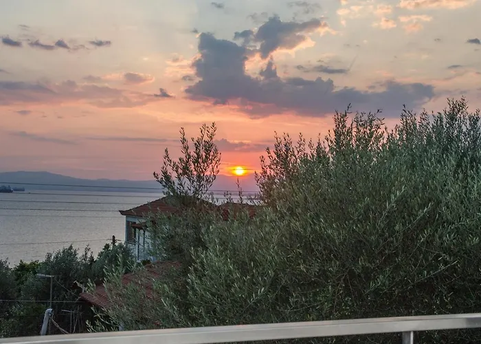 Apartamento Nina's Villa, Cosy Seaview Retreat *