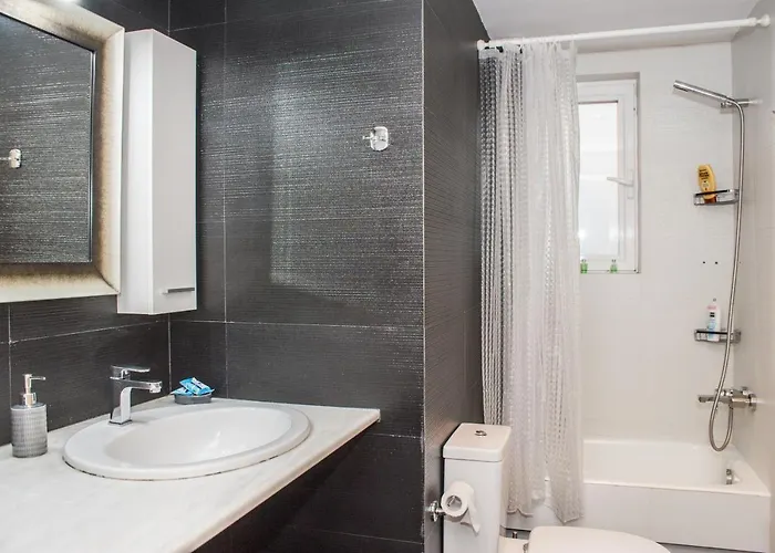 Apartamento Nina's Villa, Cosy Seaview Retreat